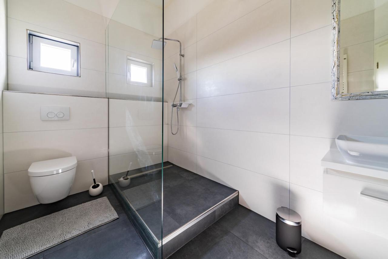 Apartment 4 An Der Messe ฟรีดริชส์ฮาเฟน ภายนอก รูปภาพ